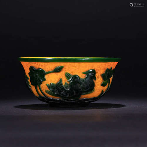 A Bicolourable Lotus Motif Glassware Bowl