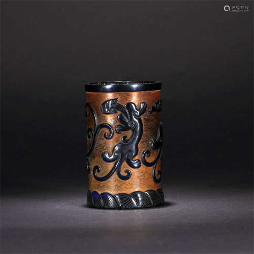 A Chi Dragon Motif Glasswear Brush Pot