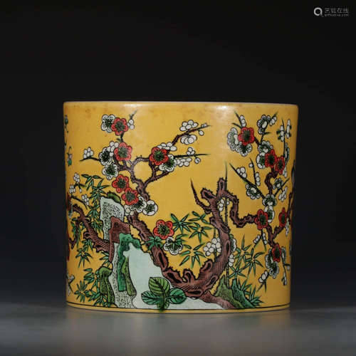 A Plain Tricolour Flower&Bird Motif Porcelain Brush Pot