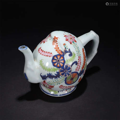 A Blue And White Famille Verte Floral Porcelain Peach-Shaped Ewer