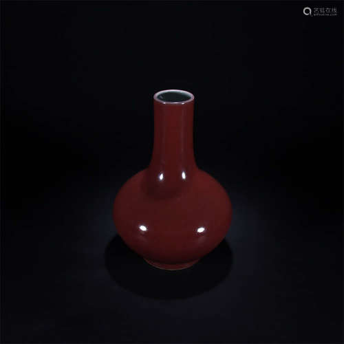 An Red Glaze Porcelain Vase