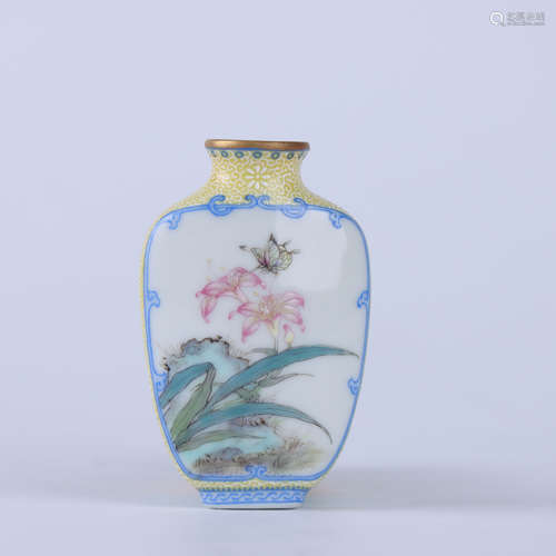 A Famille Rose Floral Porcelain Snuff Bottle