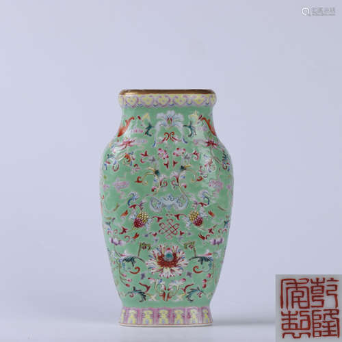 A Chinese Green-Ground Interlocking Lotus Porcelain Vase