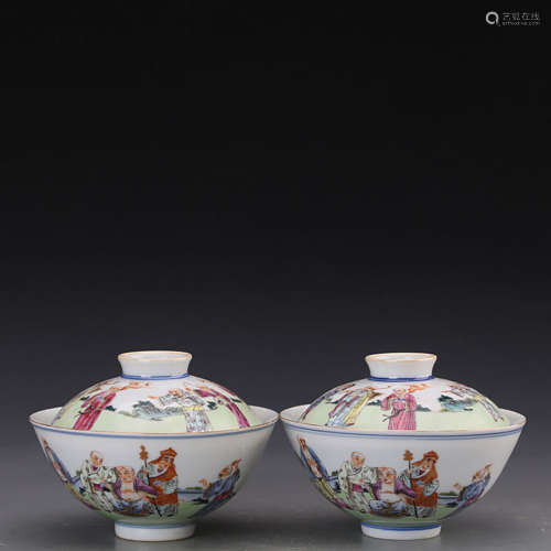 A Pair of Chinese Famille Rose ‘Eighteen Arhats’ Porcelain Bowls And Covers