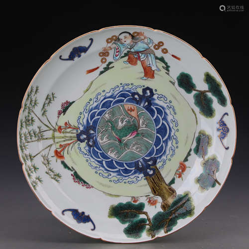 A Chinese Famille Rose ‘Gold-Toad And Figure’ Porcelain Plate