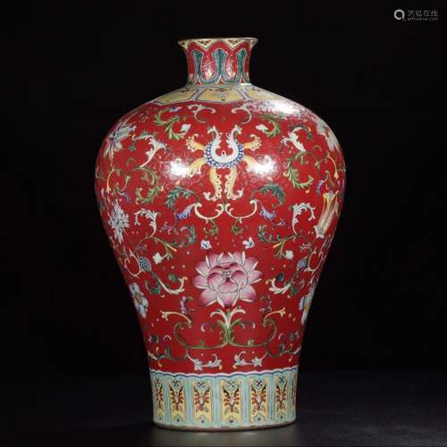 A Chinese Carmine-Ground Gilt-Inlaid Interlocking Lotus Porcelain Meiping