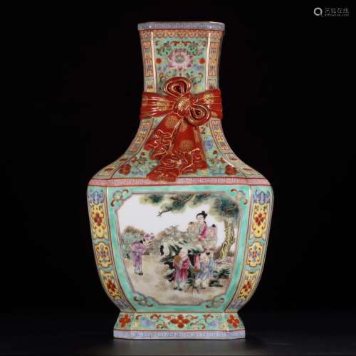 A Chinese Enamel Iron-red Gilt-inlaid Figures Floral Porcelain Lace-up Vase