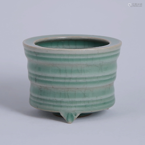 Longquan Kiln Celadon String Pattern Thr…