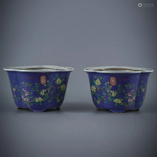 A Pair of Floral Porcelain Flower Basins