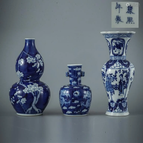 A Set of 3 Blue and White Porcelain Vases