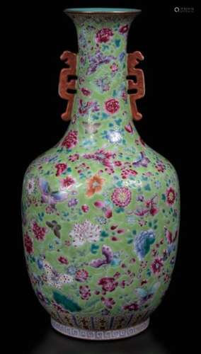 A Porcelain Vase, China, Qing …