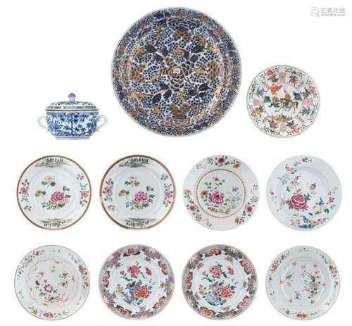 A Chinese blue and white and gilt floral decorated…