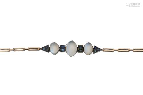 A moonstone and sapphire bracelet, first quarter of the 20th century