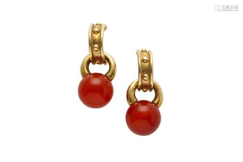 Kiki McDonough | A gold and carnelian necklace and a pair of earrings, 1993