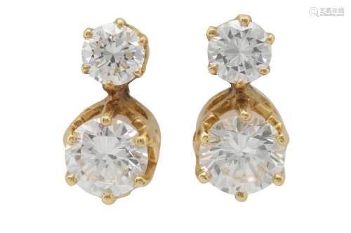 A pair of diamond earstuds