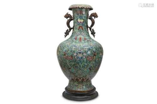 A MASSIVE CHINESE CLOISONNÉ ENAMEL VASE.