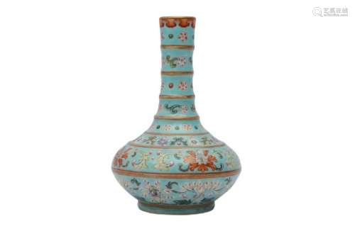 A CHINESE FAMILLE ROSE TURQUOISE-GROUND VASE.