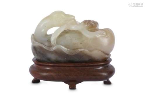 A CHINESE JADE CARVING OF A GOOSE.