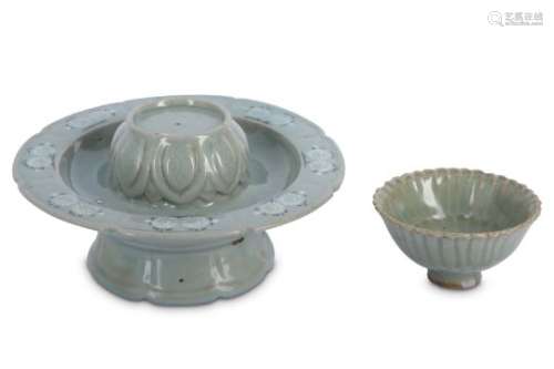 A KOREAN SANGGAM SLIP-INLAID CELADON STAND AND A CHINESE CUP.
