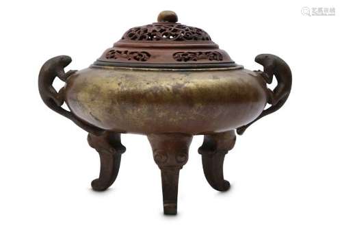 A CHINESE BRONZE 'SQUIRREL' INCENSE BURNER.