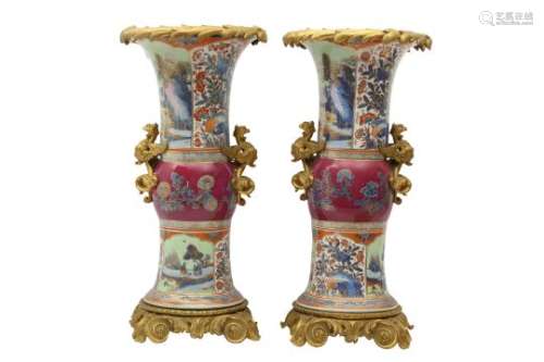 A PAIR OF LARGE CHINESE BLUE AND WHITE VASES, GU.