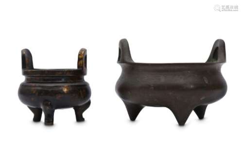 TWO CHINESE BRONZE INCENSE BURNERS.