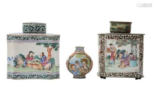 THREE CHINESE FAMILLE ROSE CANTON ENAMEL PIECES.
