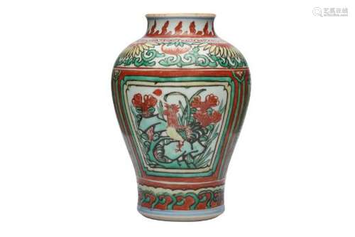 A CHINESE WUCAI 'BIRDS' VASE.