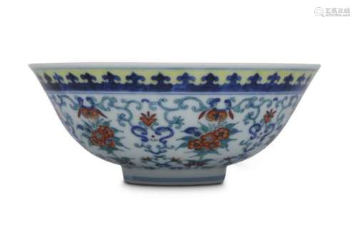 A CHINESE DOCAI BOWL.