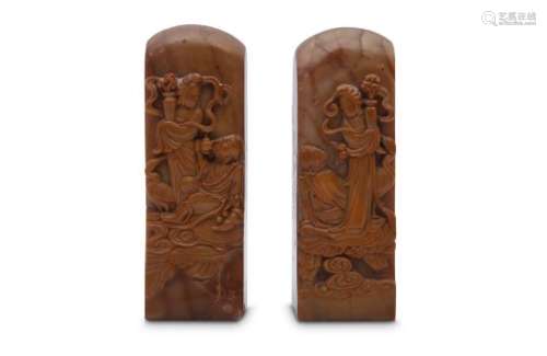 A PAIR OF CHINESE UNCUT SOAPSTONE SEALS.