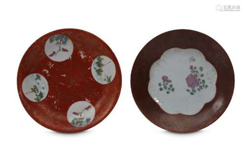 TWO FAMILLE ROSE DISHES.