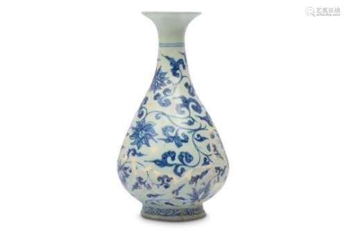 A CHINESE BLUE AND WHITE BOTTLE VASE, YUHUCHUNPING.