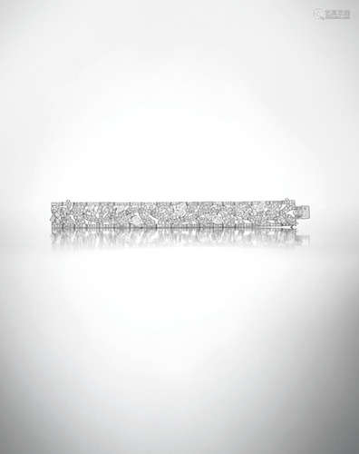 AN IMPRESSIVE ART DECO DIAMOND BRACELET, CARTIER, PARIS, CIRCA 1930