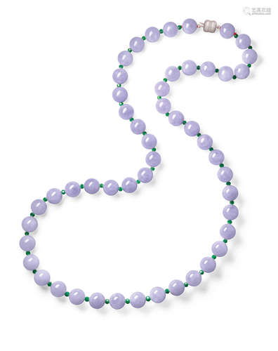 A SINGLE-STRAND LAVENDER JADEITE, JADEITE AND DIAMOND BEAD NECKLACE