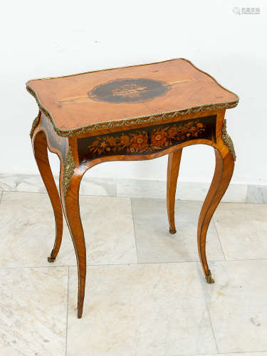 Louis Phillipe table