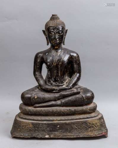 Bouddha assis en position de prise de terre à témo…