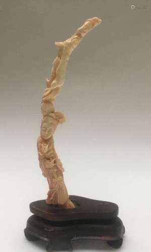 Branche de corail peau d'ange sculpté, représentan…