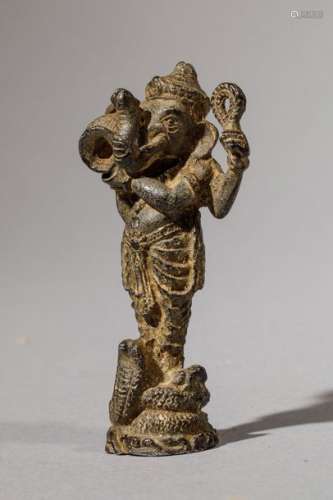 Ganesh debout sur le serpent Naga. Cambodge, XVIII…