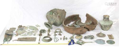 LARGE GROUP OF BRONZE OBJECTS From Etruscan to Ro…