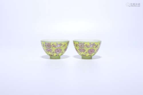 pair of chinese yellow-ground porcelain bowls,qing dynasty