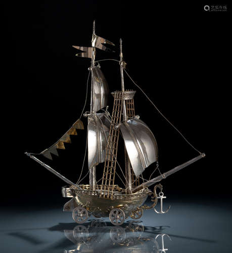 Schiffsmodell im Barock-Stil