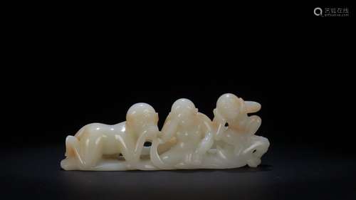 A Chinese Hetian Jade Beast Carved Ornament