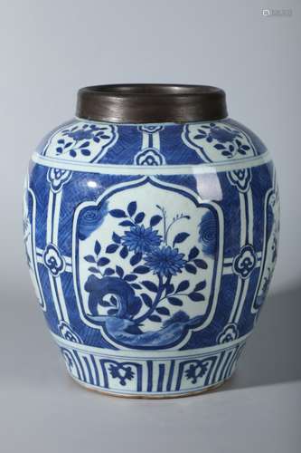 A Chinese Porcelain Blue&White Flower Painted Jar