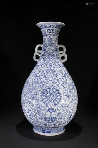 A Chinese Porcelain Blue&White Flower Painted Vase