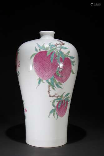 A Chinese Porcelain Famille Rose Meiping Vase