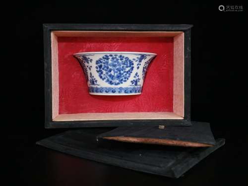 A Chinese Porcelain Blue&White Flower Pattern Bowl