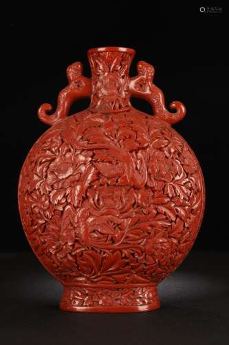 A Chinese Red Lacquerware Auspicious Pattern Vase