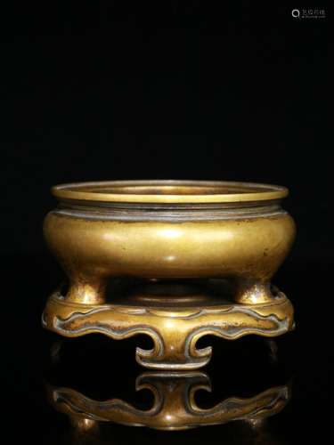 A Chinese Bronze 3-Leg Censer