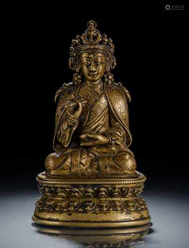 Bronze einer Emanation des Padmasambhava auf einem Lotos mit Inschrift am Sockel