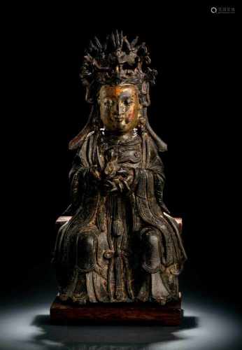 Bronze der Songzhi niang-niang, sitzend dargestellt, Reste von Vergoldung